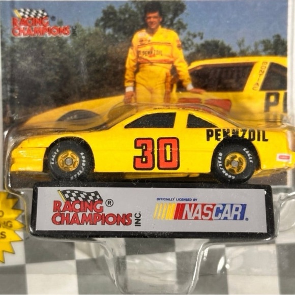Racing Champions NASCAR Michael Waltrip 1:64 - Picture 8 of 8